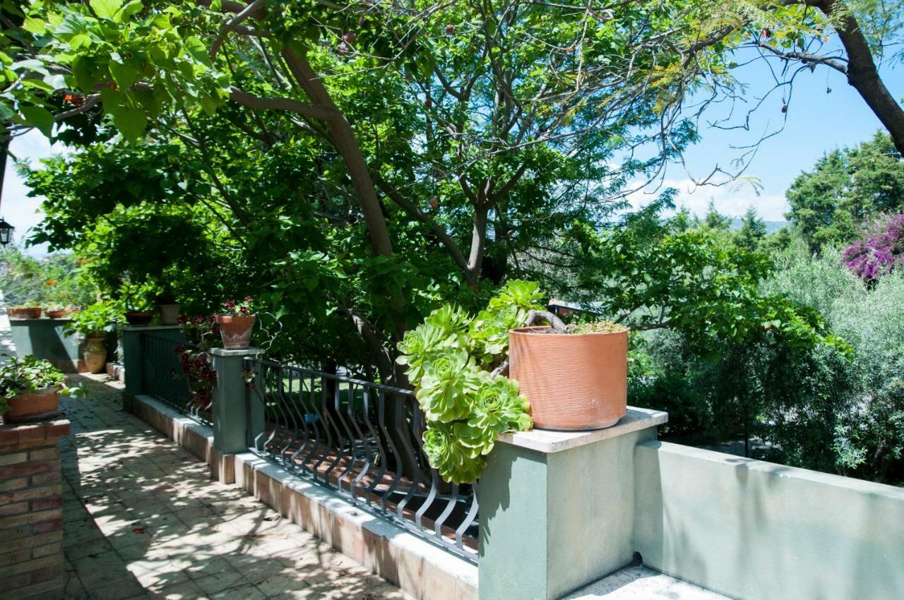 B&B La Villa Giardini-Naxos Exterior foto